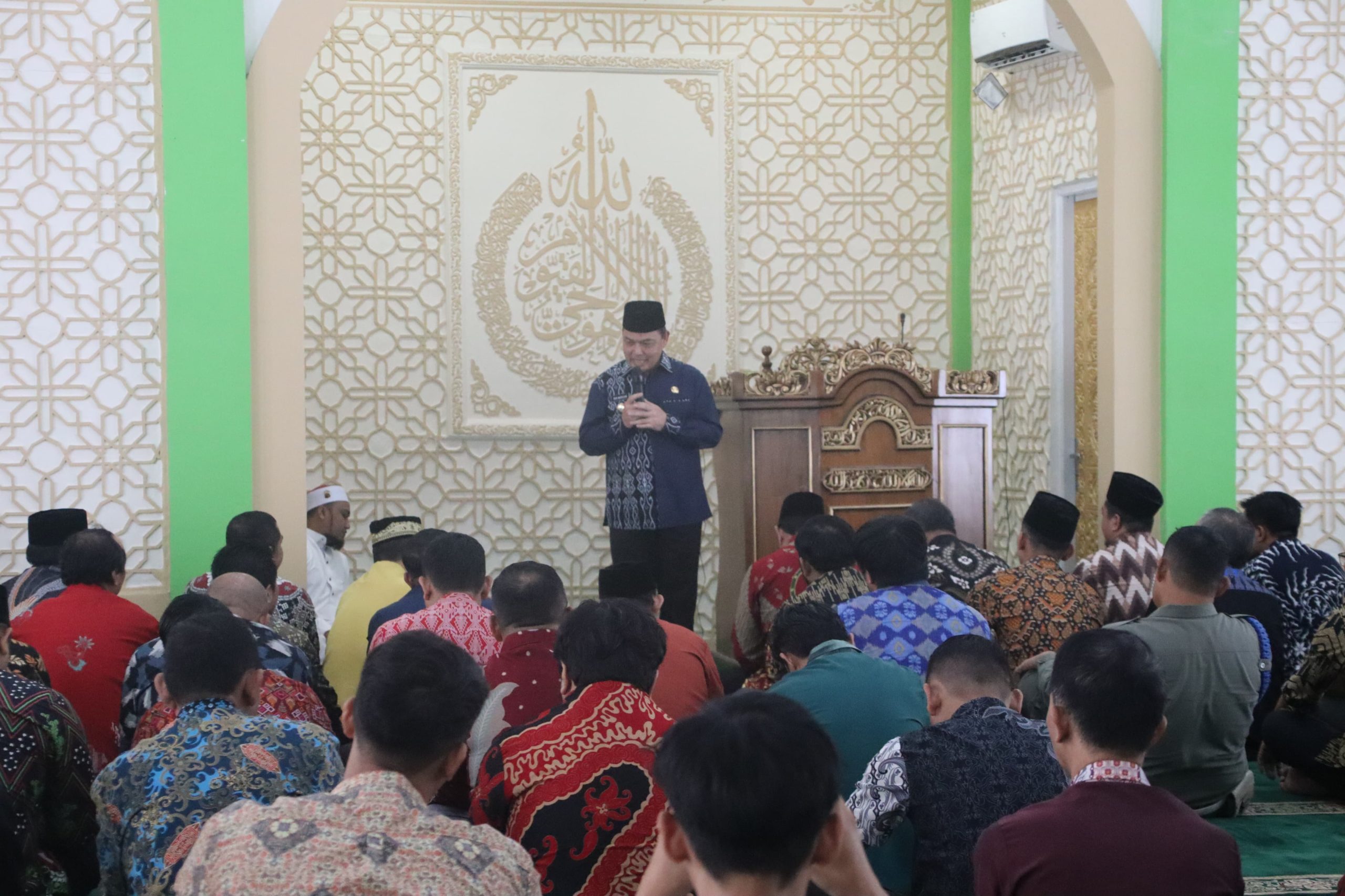 Gubernur Ria Norsan Berikan Tausiyah Ramadan kepada ASN di Masjid An-Naim Kantor Gubernur Kalbar