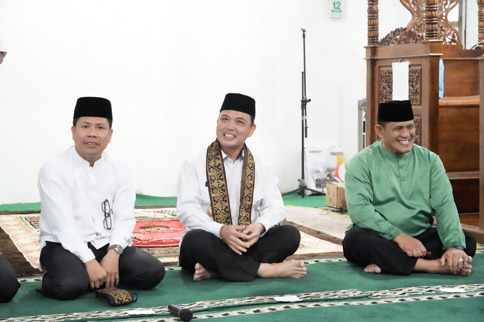 Gubernur Ria Norsan Hadiri Silaturahmi dan Ajak Masyarakat Sambas Tingkatkan Kebaikan Selama Ramadan